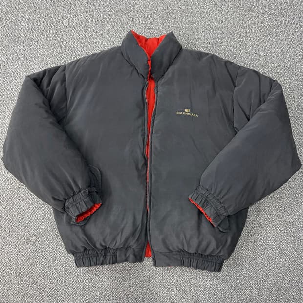 발렌시아가 90s 리버시블 오리털 패딩