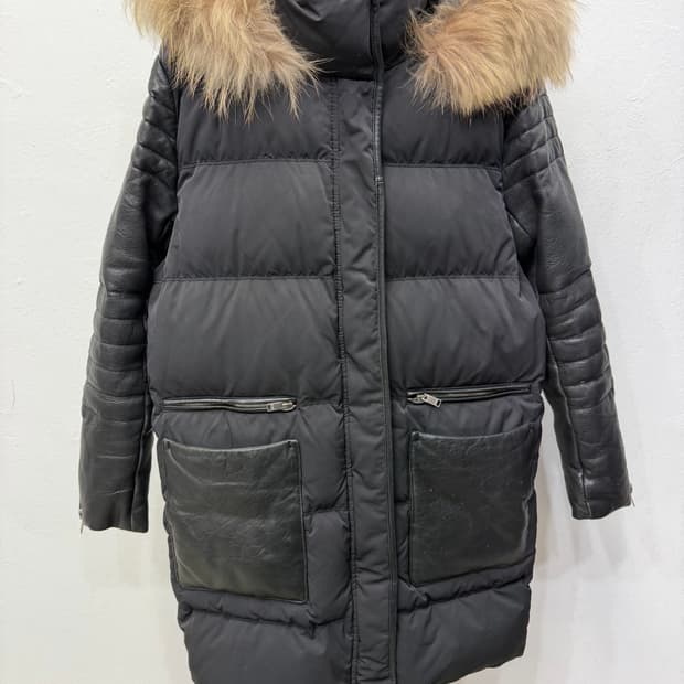 정품) 마쥬 블랙 가죽 패치 폭스퍼 패딩 1