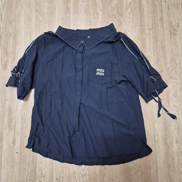 미우미우 크롭 카라 반팔 셔츠