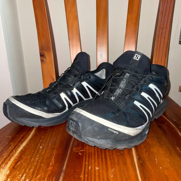 살로몬 엑셀레이트 고어텍스 러닝화