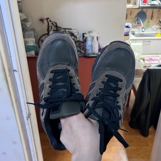 뉴발란스 990v4 밀리터리 그린 260 판매