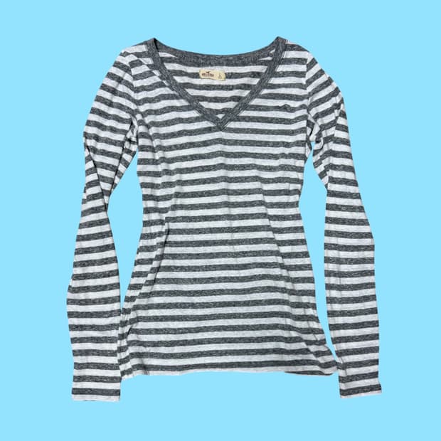 홀리스터 그레이 스트라이프 브이넥 긴팔