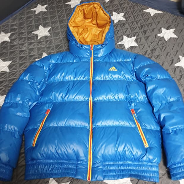 아디다스 올드스쿨 Q4S  칼라지퍼 덕다운 푸퍼 유광 패딩 (L)