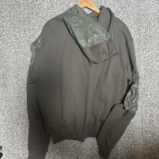 강정석 후드집업