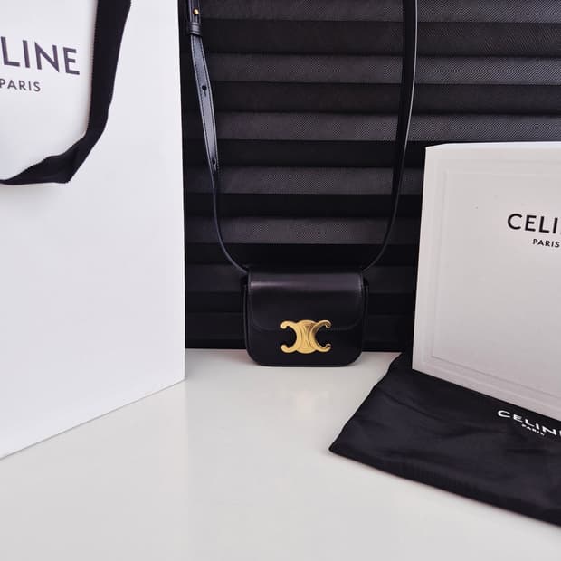 셀린느 트리옹프 카프스킨 미니백 (블랙) 상태 매우 좋아요!!