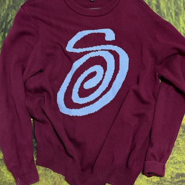 스투시 s 컬리 니트 버건디 티셔츠