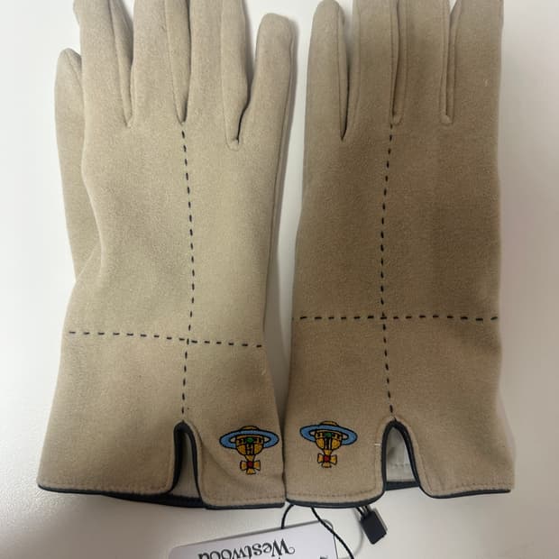 비비안웨스트우드 베이지색 여성 장갑