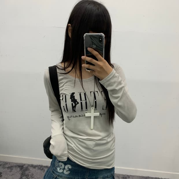 큐빅 슬림핏 롱슬리브