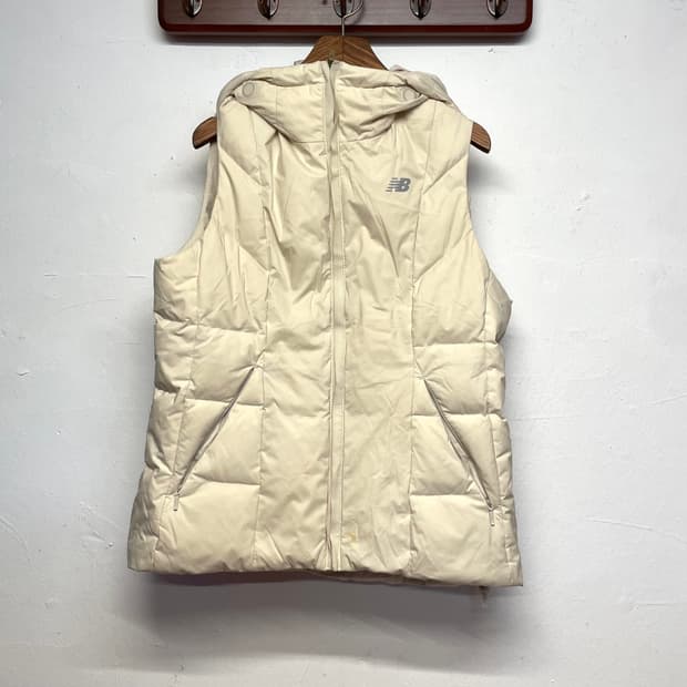 뉴발란스 (우먼) 구스다운 후디 패딩 베스트  
