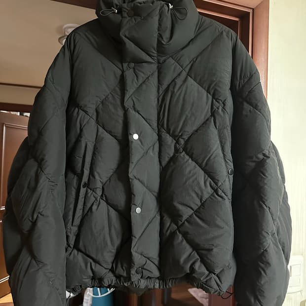 오리털 패딩 다이아 누빔 점퍼 블랙 원사이즈