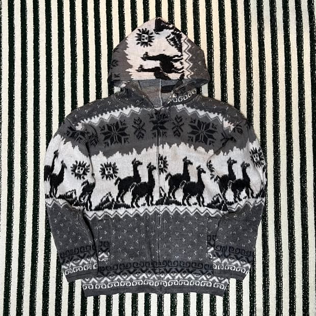 Alpaca Ecuador zip-up hooded sweater