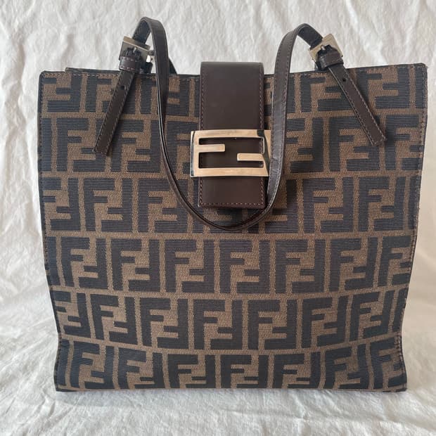 펜디 도트백 판매합니다