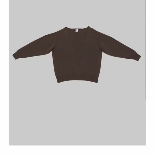 Baserange 베이스레인지 soar v넥 니트 M/L 새것