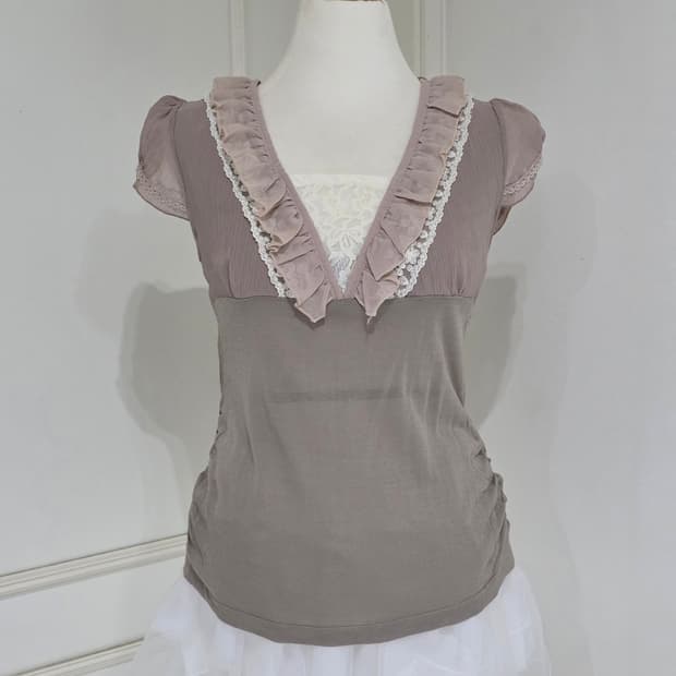 일본빈티지)초코라떼모리걸st 레이스 레이어드 프릴 셔링 반팔블라우스