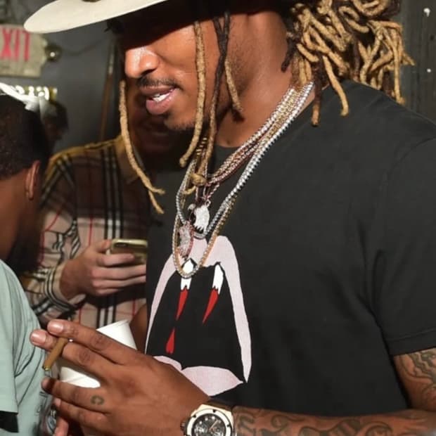 생로랑 에디 슬리먼 블러드 러스터 뱀파이어 티