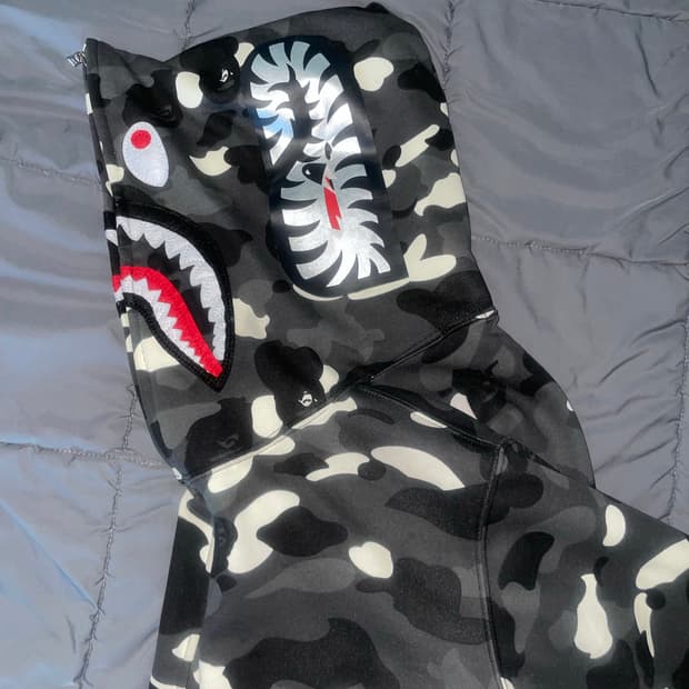 베이프 후드집업 싸게 판매합니다