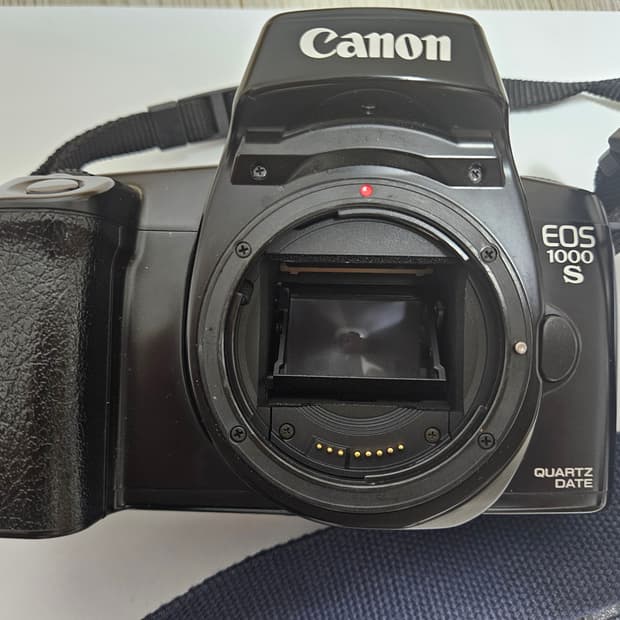 Canon EOS 1000S 필카 + 35-80 렌즈 필름카메라