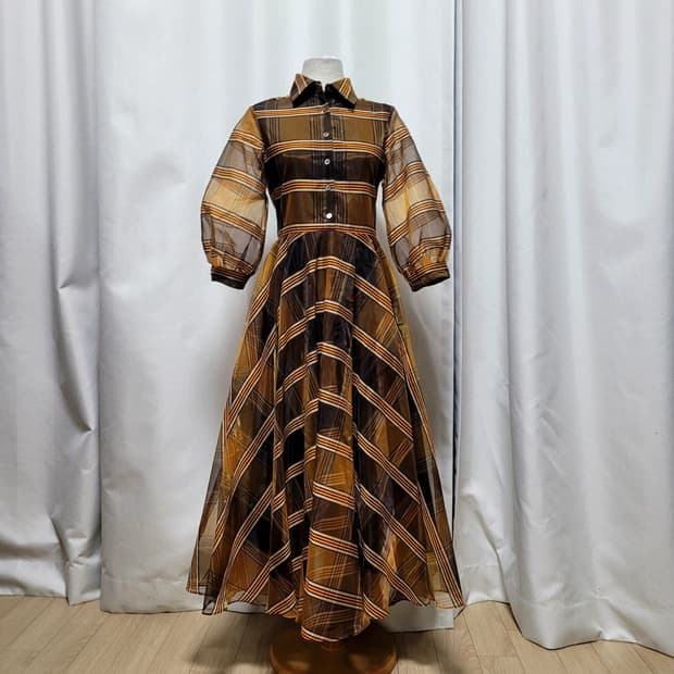 씨호린 체크원피스