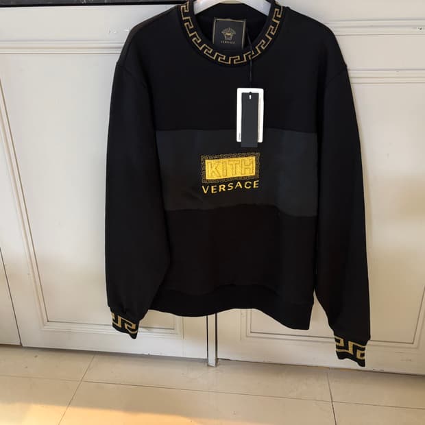 베르사체 키스 콜라보 맨투맨