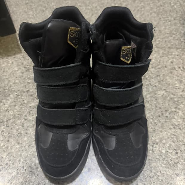 스케쳐스 웨지 스니커즈 250