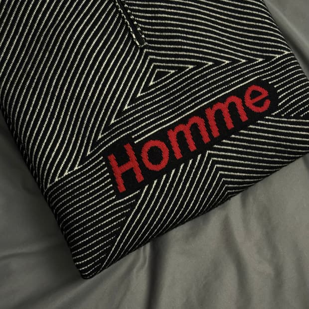 발렌시아가 17fw 옴므 하이넥