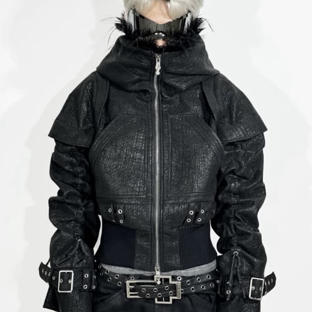 오피움 무드 크롭 퍼 봄버