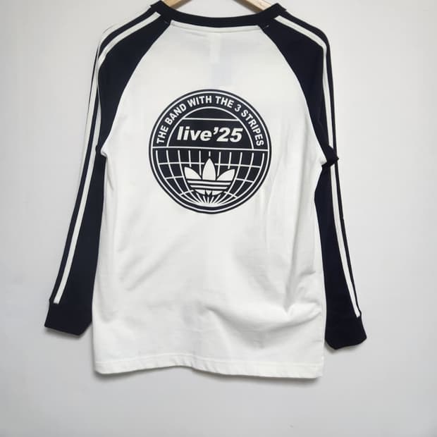 아디다스 롱슬리브 오아시스