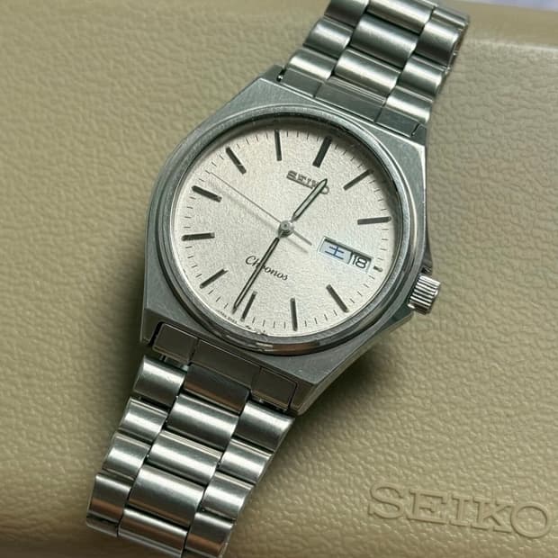 Seiko 세이코 쿼츠 스노우 플레이크 아이보리 워싱 Chronos 19