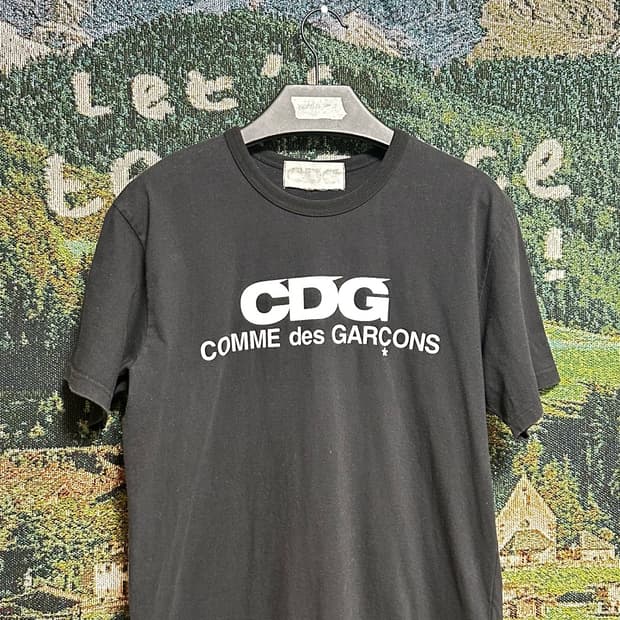 CDG 꼼데가르송 로고 반팔티셔츠