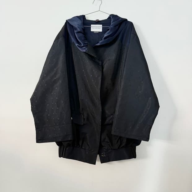 Dot glossy paded jacket / navy