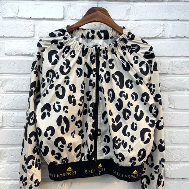 아디다스 스텔라스포츠 호피 바람막이