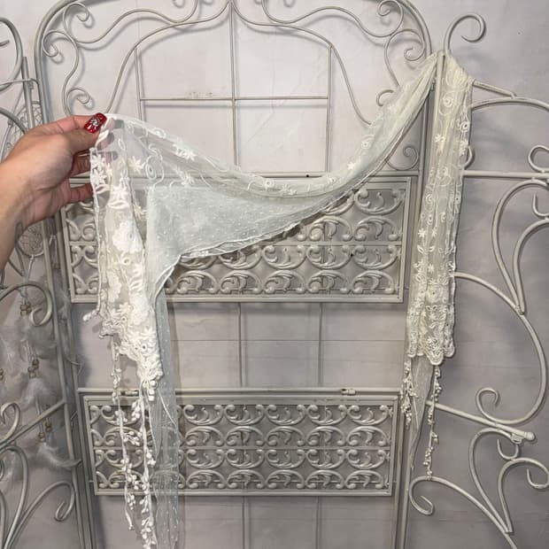 White floral dot lace drop scarf