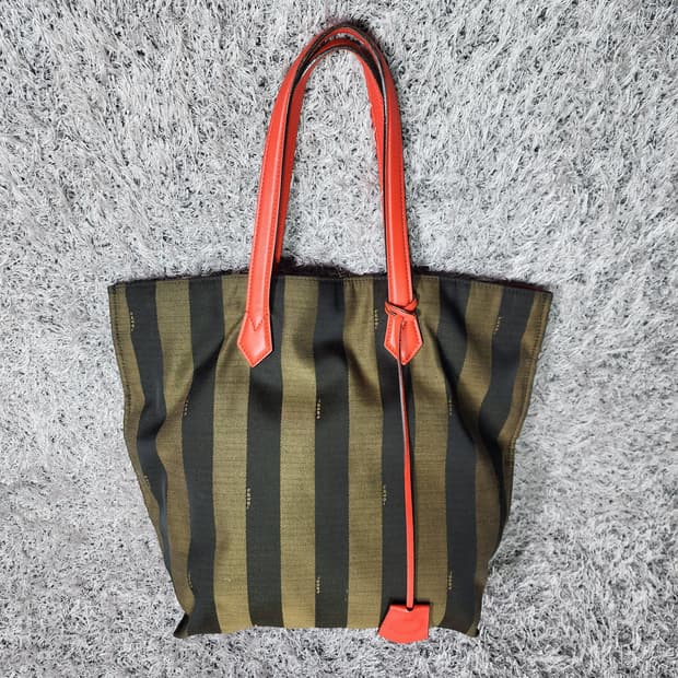 펜디 패브릭 스트라이프 쇼퍼 숄더백