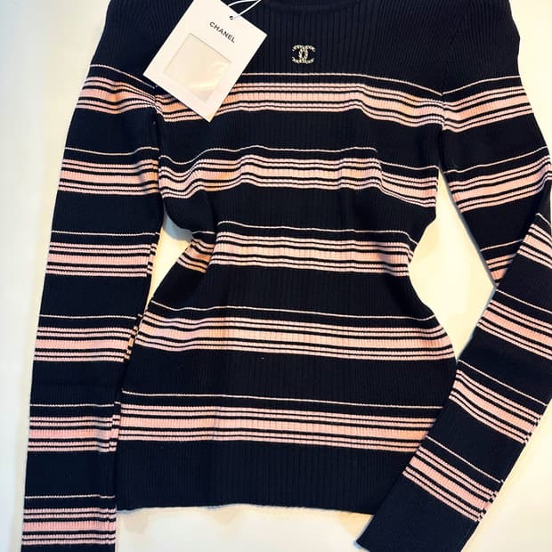 (새상품)샤넬줄지니트