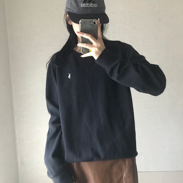 폴로 블랙 맨투맨
