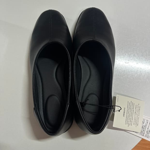 (새상품) 유니클로 스퀘어 플랫 신발 230