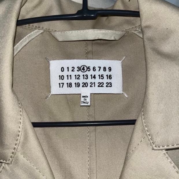 마르지엘라 트렌치코트