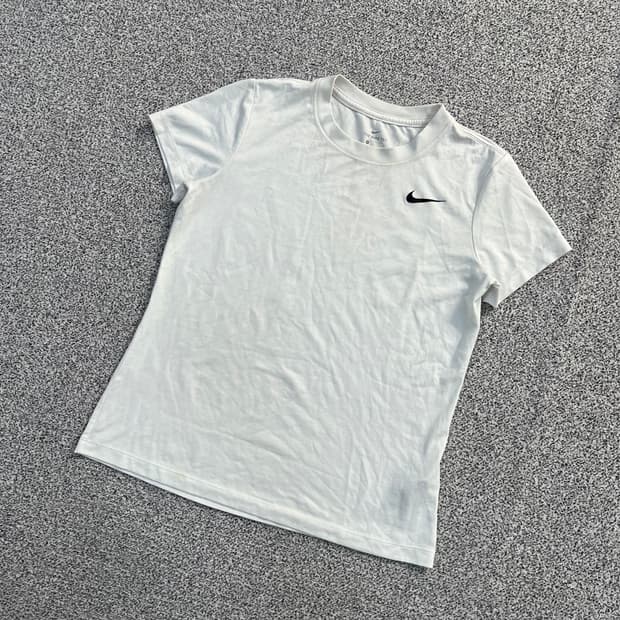 S 나이키 스우시 반팔티 0515M