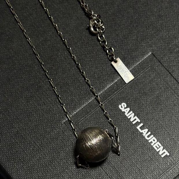 생로랑 실버 볼 목걸이