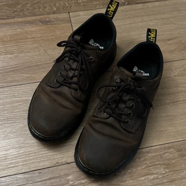 닥터마틴 리더 크레이지 호스 다크브라운 판매 