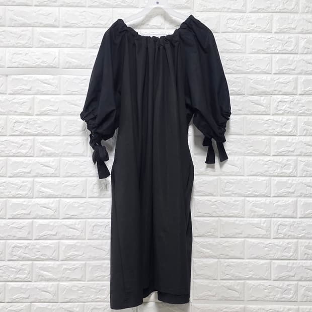 코스 COS 블랙 퍼프 소매 원피스 Free
