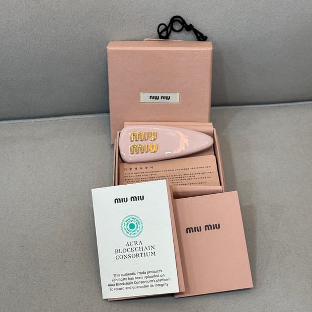 새상품급 미우미우 페이던트 헤어 머리핀 