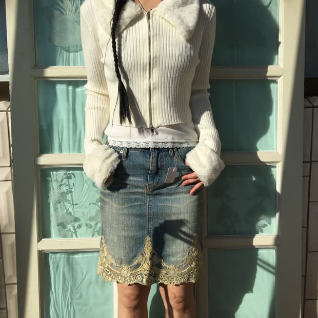 Fake fur trimming ribbed knit zip up