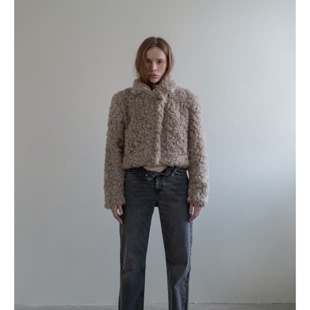 더오유 퍼자켓 카리나 착용