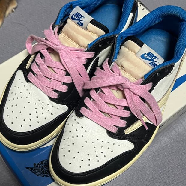 나이키 조던1 스캇 로우 250