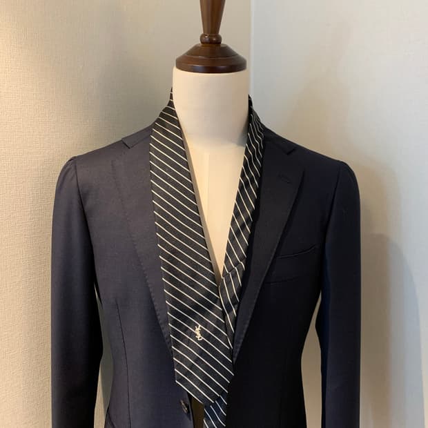 입생로랑(YSL) 명품 스트라이프 슬림넥타이 블랙 혼용 7.2cm