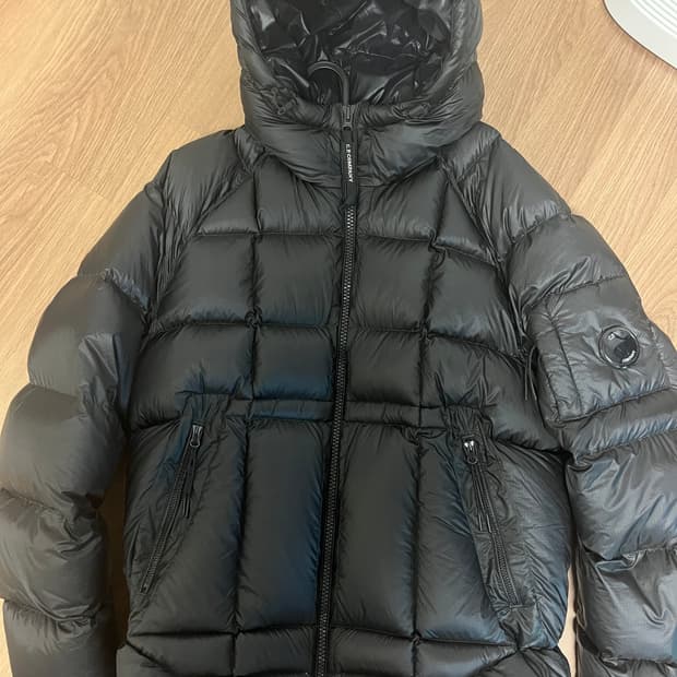 CP컴퍼니 DD쉘 패딩 팝니다