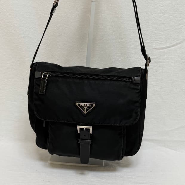 정품 프라다 나일론 메신저 크로스백 블랙 주우재백