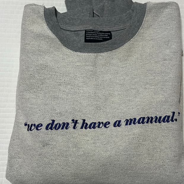 노매뉴얼 맨투맨 L