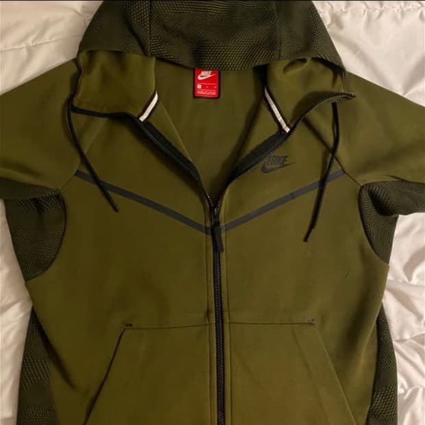 나이키 테크팩 (카키)